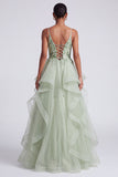Vestido de baile de finalistas verde claro com alças finas, lantejoulas em camadas, vestido de baile longo com apliques