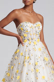 Vestido de Baile Longo, Corset Amarelo Claro Sem Alças, com Folhos e Folhos e Aplicações Florais