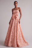 Vestido de Baile Longo de Finalistas Bordado Floral Sem Alças Pêssego com Laço de Cetim