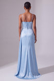 Vestido de baile longo de finalista azul claro com alças finas, alças finas, cetim franzido, com fenda