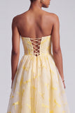Vestido de baile de finalista Jacquard Amarelo, sem alças, em A-Line com camadas, com bainha com folhos