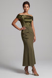Vestido midi midi com folhos no ombro com folhos e fenda lateral