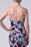 Vestido Longo de Mãe da Noiva Veludo Veludo Azul Lago com Capa