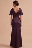 Vestido de convidado de casamento Maxi de cetim franzido com capuz de ameixa e fenda lateral
