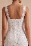 Branco Bodycon com gola embulhada, apliques florais, vestido branco curto com renda