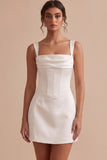 Espartilho branco, decote quadrado, vestido branco curto