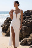 Vestido de Noiva Maxi em Tule Franzido com Espartilho Branco e Decote em V, com Fenda Lateral