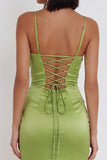 Vestido de cocktail curto sem alças e franzido Dusty Sage Bodycon com lantejoulas