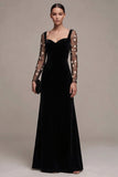 Vestido preto A-Line Sweetheart de mangas compridas em veludo Maxi com bordado