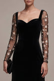 Vestido preto A-Line Sweetheart de mangas compridas em veludo Maxi com bordado