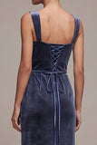 Vestido longo de veludo com decote quadrado de decote azul poeirento, vestido longo de veludo com missangas