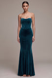 Vestido longo de veludo sem alças em forma de espartilho azul pavão, sereia, com strass