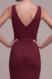 Vestido formal Maxi com gola de sereia bordô e contas