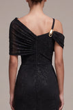 Vestido formal Maxi preto, assimétrico, ombro caído e franzido Maxi Formal