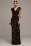 Vestido formal comprido preto, decote em V e decote em V