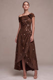 Vestido formal A-Line Café assimétrico de um ombro e franzido alto-baixo com flor 3D