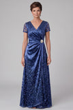 Vestido de mãe da noiva azul real de decote em V com decote em V e decote em V bordado
