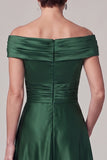 Vestido de Mãe da Noiva de cetim franzido verde escuro verde escuro com strass