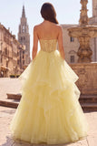 Vestido de baile amarelo Espartilho Pérolas sem alças Vestido longo de finalista com folhos e camadas