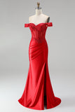 Espartilho sereia vermelho ombro descoberto, cetim com lantejoulas, apliques, vestido comprido de baile com fenda