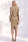 Vestido de trabalho em Tweed dourado de mangas compridas com botas simples e bolsos