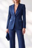 Fato feminino azul-escuro de 2 peças, com lapela em pico e decote em V, peito simples