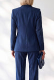 Fato feminino azul-escuro de 2 peças, com lapela em pico e decote em V, peito simples