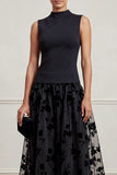 Vestido formal preto de decote alto com estampado floral em tule Midi