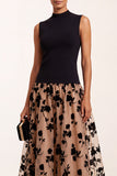 Vestido formal preto de decote alto com estampado floral em tule Midi