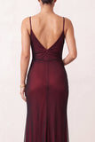 Vestido de noite longo com alças finas pretas vermelhas e fenda