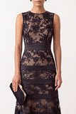 Vestido preto de decote redondo de gola redonda em cetim com bordado midi