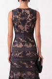 Vestido preto de decote redondo de gola redonda em cetim com bordado midi
