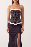 Vestido formal longo sem alças com pérolas de cetim preto branco e sereia