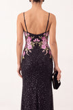 Vestido formal longo com alças finas florais pretas com contas