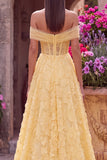 Vestido de baile de finalistas amarelo, A-Line A-Line Brodado Sem Alças, Bordado Floral Pérola Amarelo