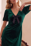 Vestido Curta de Festa de Natal Bodycon em veludo verde escuro com decote em V, bufante de mangas curtas e laço