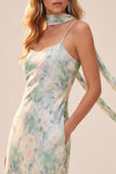Vestido de convidado de casamento com alças finas estampadas em verde claro e bolsos