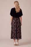 Vestido Midi Preto de Veludo A-Line com gola redonda e capelet