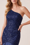 Vestido formal longo em cetim de sereia azul escuro com lantejoulas de um ombro