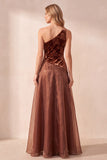 Vestido formal longo de veludo floral de um ombro em linha A de café