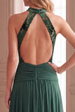 Vestido formal longo de veludo verde com franzas altas