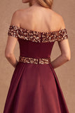 Vestido formal longo de cetim em linha A bordô com lantejoulas