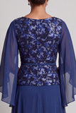 Vestido Mãe da Noiva comprido em chiffon, decote azul-marinho com decote em A, com mangas esvoaçantes