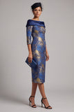 Vestido midi de mãe da noiva azul real com estampado de ombros e mangas 3/4