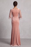 Vestido formal longo e franzido com decote bateau em veludo de veludo pêssego e lantejoulas