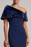 Vestido formal longo de veludo ombro descoberto assimétrico de sereia azul escuro com strass