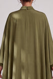 Vestido longo de mãe da noiva em chiffon de gola alta em bainha oliva com strass