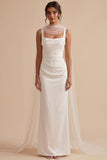 Vestido de noiva longo de decote quadrado, decote quadrado e franzido em cetim branco com capa