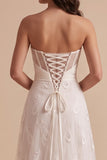 Vestido de Noiva Branco A-Line Strapless e Franzido Longo com Bordados