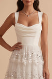 Vestido de Noiva Maxi em camadas, decote em A, linha A, branco com aplicações de lantejoulas